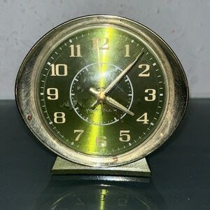 Vintage MCM Baby Ben wind up clock, in working condition